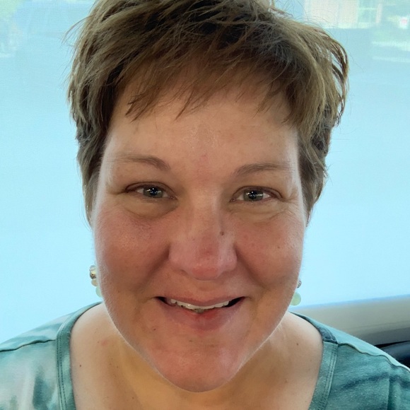 Meet your Posh Ambassador, Lisakate - Picture 3 of 4